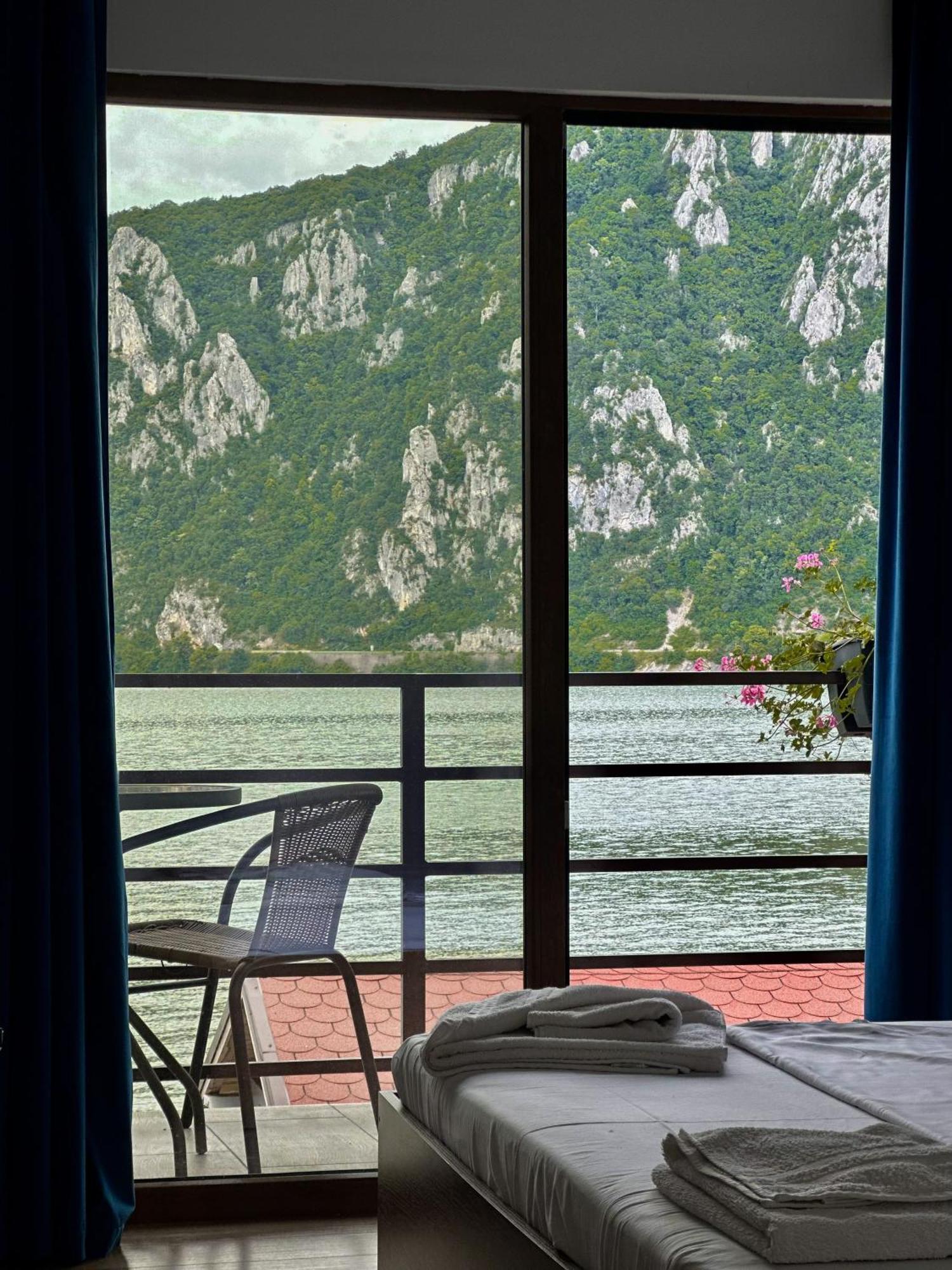 Escape Otel Dubova Dış mekan fotoğraf